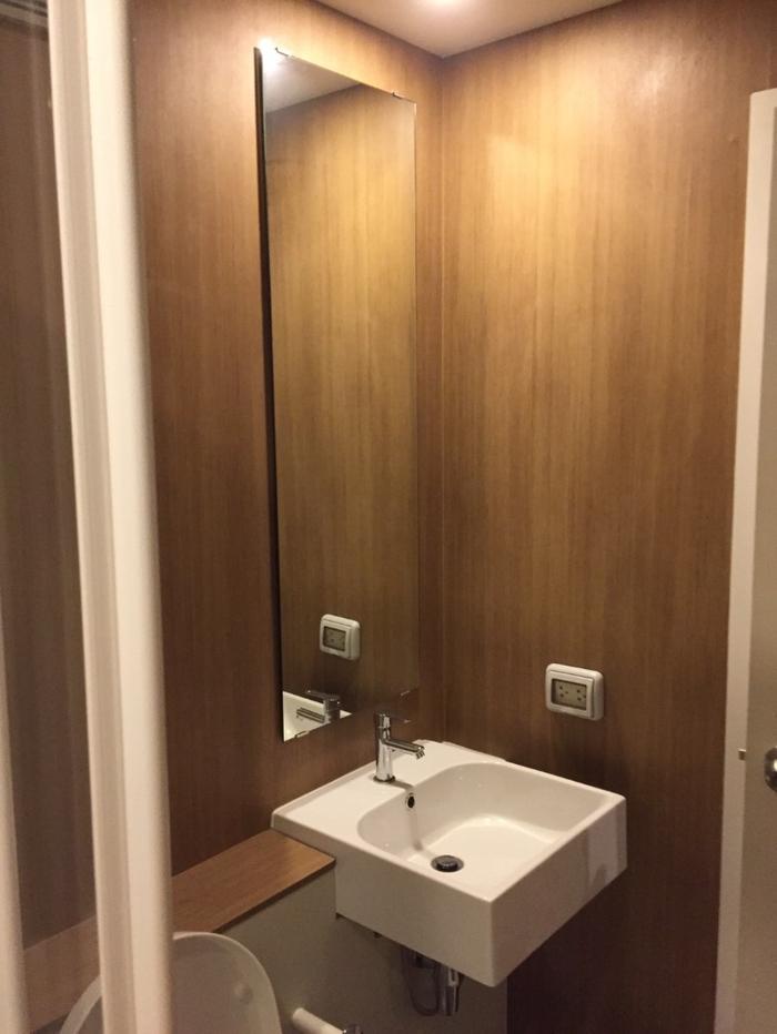 รูป Blossom Condo Sathorn-Charoenrat (บลอสซั่ม คอนโด แอท สาทร-เจริญราษฎร์) ห้องสวย เครื่องใช้ไฟฟ้า-เฟอร์นิเจอร์ครบ เดินทางสะดวก - รูปที่ 9/11
