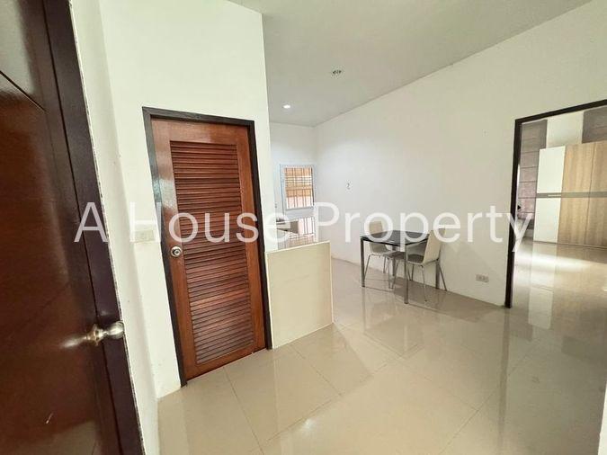 picture Second-hand detached house for sale, Pattaya area, Soi Phonpraphanimit 32, Bang Lamung, Chonburi - 12/16