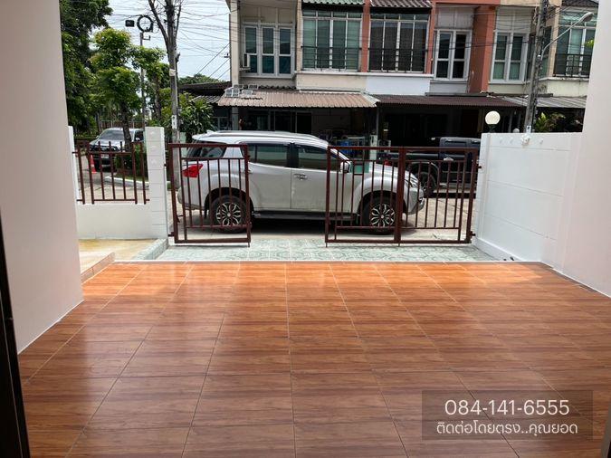 รูป ทาวน์เฮ้าส์ 2 ชั้น โครงการ วิสต้า อเวนิว เพชรเกษม 81 หลังมุม บ้านพร้อมอยู่ ติดสวนส่วนกลางด้านหน้าโครงการ หนองแขม กรุงเทพ (ราคาถูก! 2,900,000 บาท) - รูปที่ 6/24
