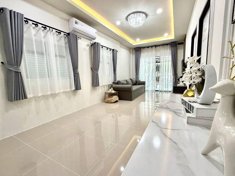 รูป ขายบ้านสวยพัทยา หมู่บ้านรัตนากรวิลเลจ 3 ซอยเนินพลับหวาน บางละมุง ชลบุรี - รูปที่ 6/16