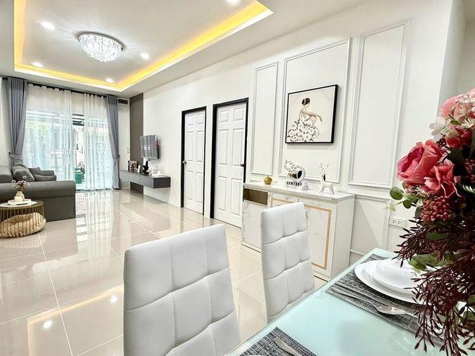 รูป ขายบ้านสวยพัทยา หมู่บ้านรัตนากรวิลเลจ 3 ซอยเนินพลับหวาน บางละมุง ชลบุรี  - รูปที่ 8/16