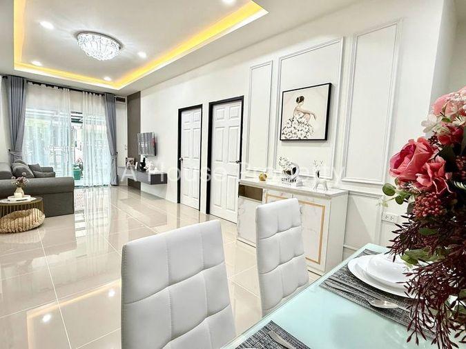 รูป ขายบ้านสวยพัทยา หมู่บ้านรัตนากรวิลเลจ 3 ซอยเนินพลับหวาน บางละมุง ชลบุรี - รูปที่ 8/16