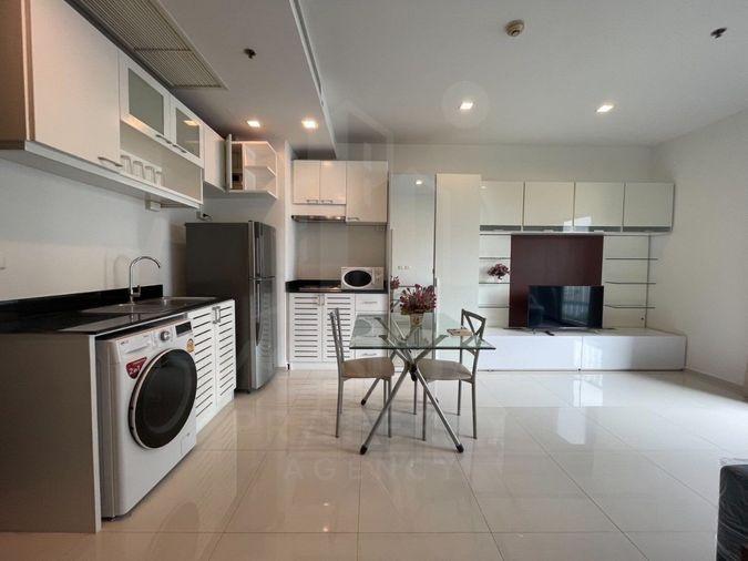 picture Noble Reveal – Stylish Condo in Ekamai | Next to BTS, Fully Furnished - 3/4