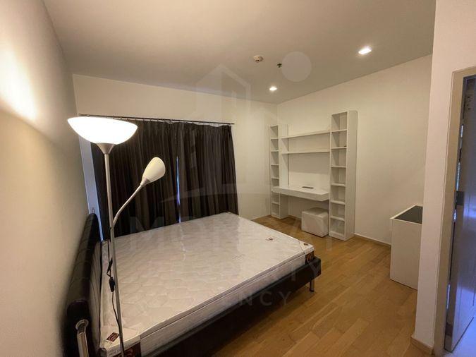 picture Noble Reveal – Stylish Condo in Ekamai | Next to BTS, Fully Furnished - 1/4
