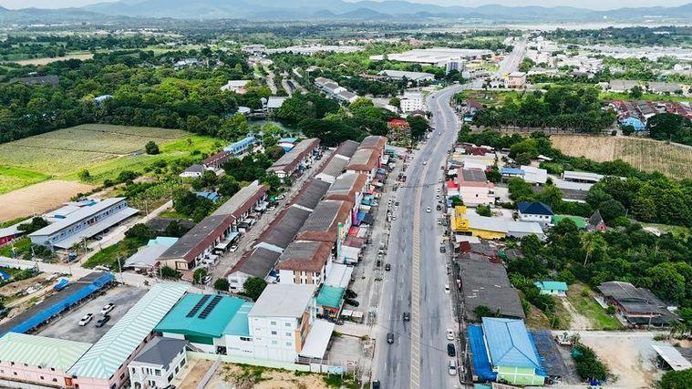 รูป ขายที่ดินใกล้สวนเสือ ศรีราชา แปลงสวย รายล้อมด้วยโครงการหมู่บ้าน - รูปที่ 9/10