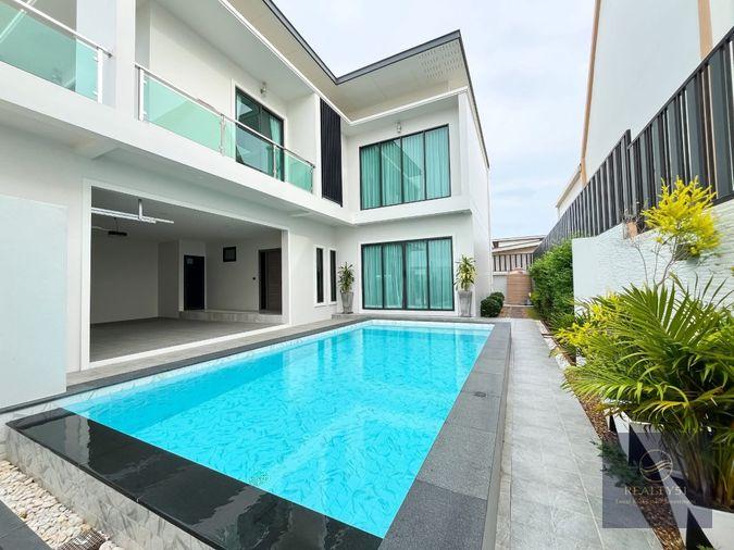 picture Luxury pool villas in the heart of Pattaya Direct financing with the developer - 1/35