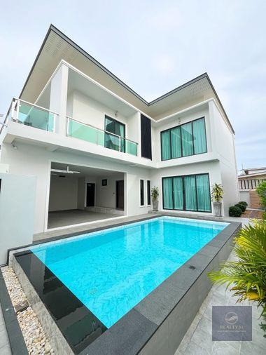 picture Luxury pool villas in the heart of Pattaya Direct financing with the developer - 11/35