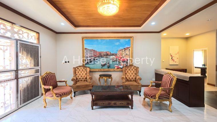 รูป Luxury Home ใกล้ชายหาดบางแสน ทำเลพรีเมียม ตกแต่งพร้อมเข้าอยู่ - รูปที่ 2/22