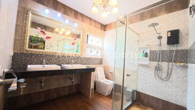 รูป Luxury Home ใกล้ชายหาดบางแสน ทำเลพรีเมียม ตกแต่งพร้อมเข้าอยู่ - รูปที่ 5/22