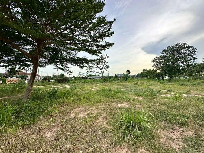 picture Beautiful land plot for sale in Sriracha, community area, opposite Manirin Place Village. - 8/11