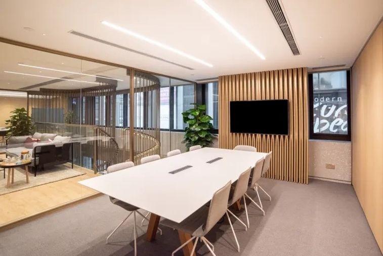 picture Fully furnished office space for rent  featuring modern-style decor and fully equipped with essential office furniture for immediate use. - 28/29
