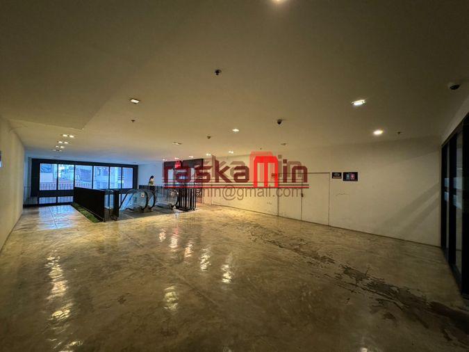 picture Office / Restaurant Space for Rent – 15 Sukhumvit Residence - 4/7
