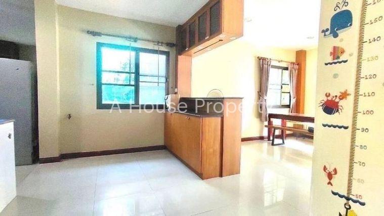 picture Large second-hand detached house, Thara Dara Village, Sriracha, Chonburi - 3/20