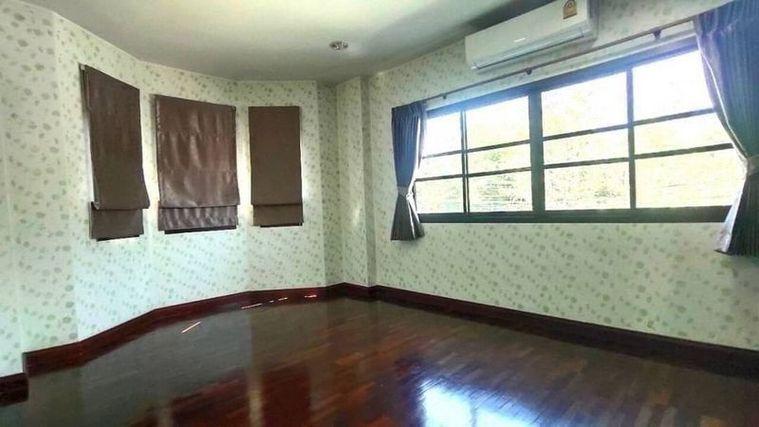 รูป บ้านเดี่ยวมือสอง หลังใหญ่ หมู่บ้านธารดารา  ศรีราชา ชลบุรี  - รูปที่ 8/20
