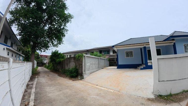 picture Land with buildings, newly built detached house behind Worakit Market, Sriracha, Chonburi - 10/12