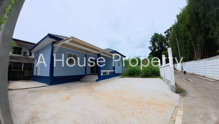 picture Land with buildings, newly built detached house behind Worakit Market, Sriracha, Chonburi - 1/12