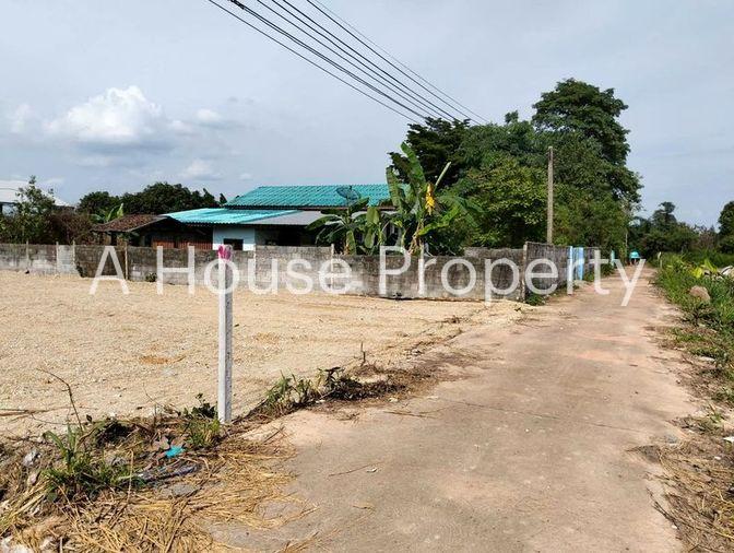 picture Land for sale, community area, Sakkho-Nongkham line, Sriracha, Chonburi - 2/8