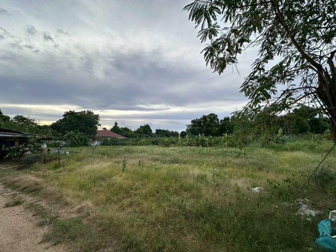 picture Land for sale in Bang Lamung, beautiful plot, Rong Po District, near Sri Suwit School. - 3/6