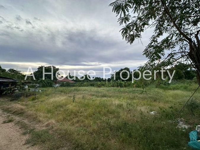 picture Land for sale in Bang Lamung, beautiful plot, Rong Po District, near Sri Suwit School. - 3/6
