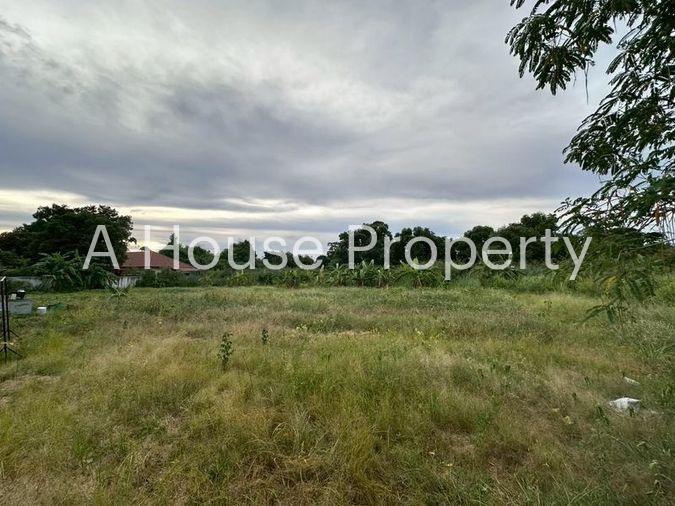 picture Land for sale in Bang Lamung, beautiful plot, Rong Po District, near Sri Suwit School. - 1/6