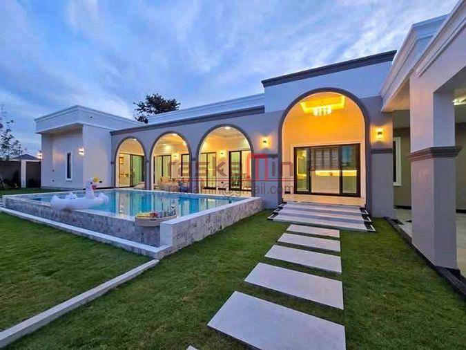 รูป 🏡 พูลวิลล่าหรูสไตล์โมเดิร์น สร้างใหม่ - รูปที่ 1/20