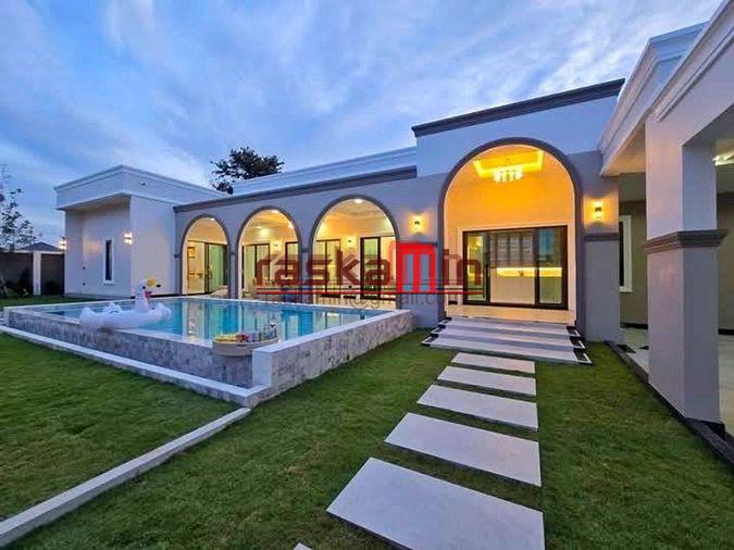 รูป 🏡 พูลวิลล่าหรูสไตล์โมเดิร์น สร้างใหม่ - รูปที่ 1/20