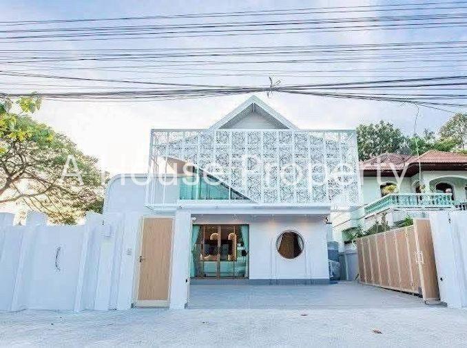 picture Pool villa for rent in Pattaya, ready to move in, premium location, near Jomtien Beach - 1/19
