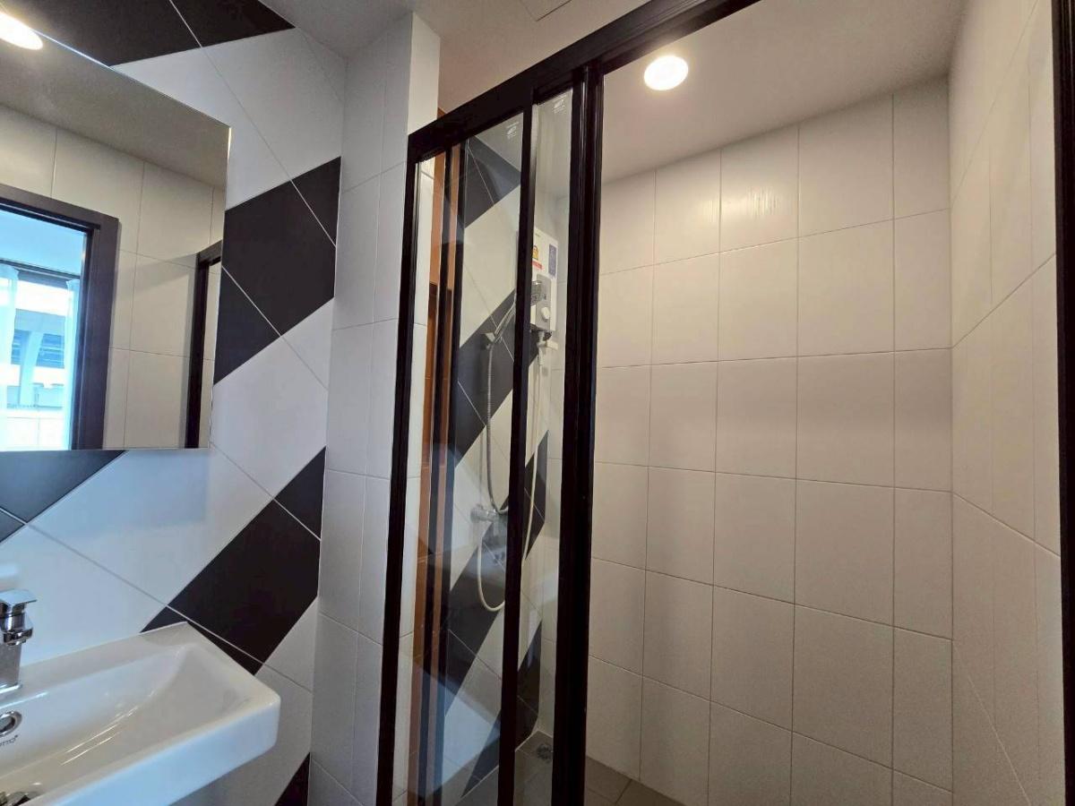 รูป  ให้เช่าคอนโด เดอะ เบส สะพานใหม่ [THE BASE Saphanmai] ว่าง 20 กันยา 68 นัดชมห้อง 👉 Line: @propertyfinder - รูปที่ 21/22