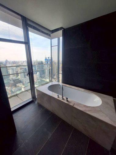 picture For Rent »  The Met Sathorn 🚩Prime location condo Next to BTS Chong Nonsi - 9/10
