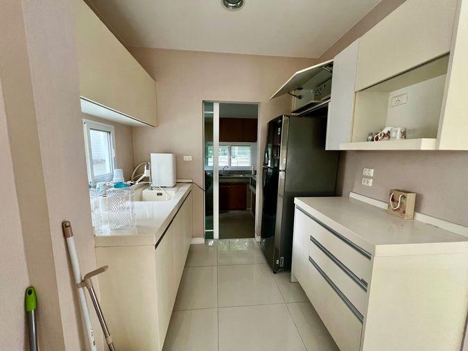 รูป 🏡 ขายด่วน ราคาพิเศษ บ้านเดี่ยว 2 ชั้น Mantana Rama 9 – Srinakarin ✨ บ้านสวยพร้อมอยู่ ทำเลศักยภาพ ใกล้สิ่งอำนวยความสะดวก - รูปที่ 9/23