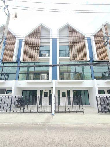 picture Home office for rent ✨ Soi Sukhumvit 70/5 ✨ 2 bedrooms, 3 bathrooms, near BTS Bearing - 2/10