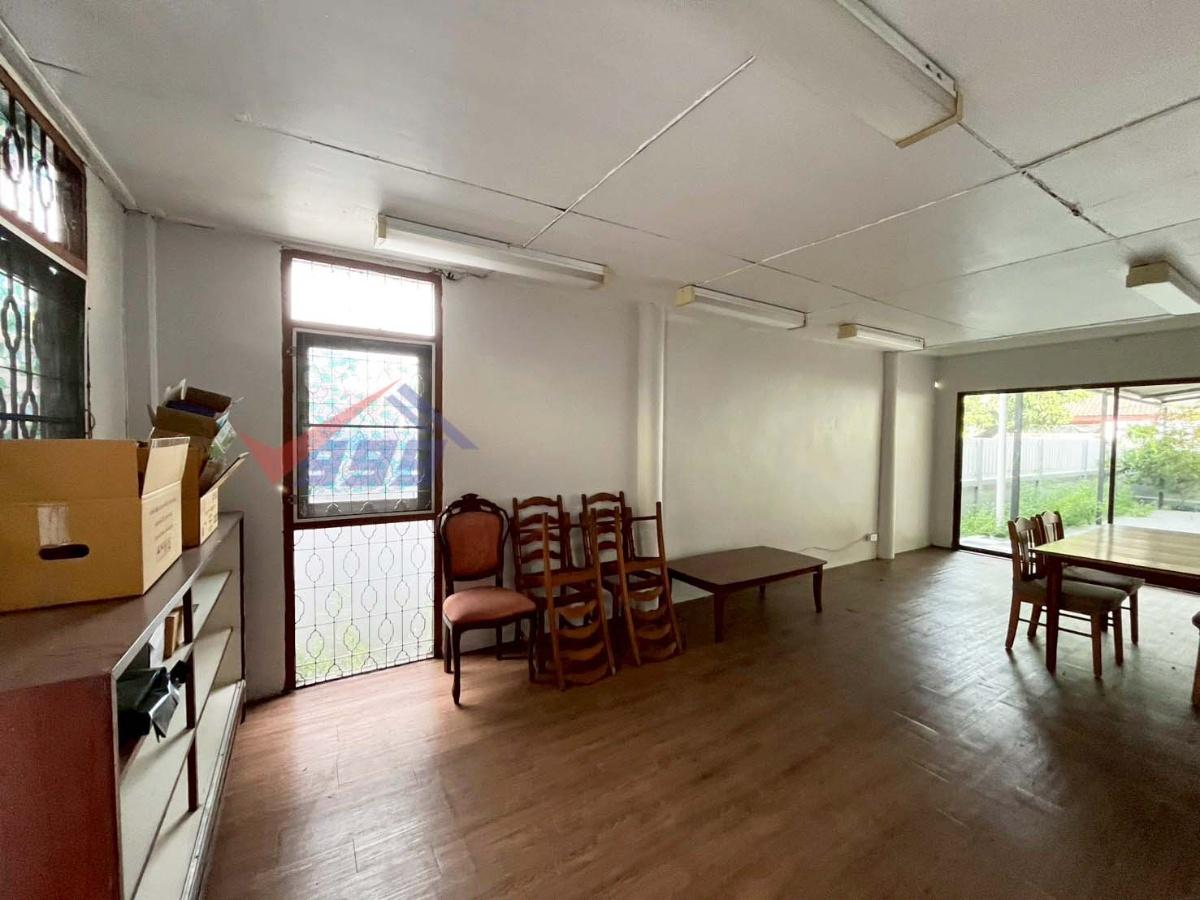 รูป ขายบ้านเดี่ยว 2 ชั้น พร้อมที่ดิน ซอยพัฒนาการ 52 - รูปที่ 7/11