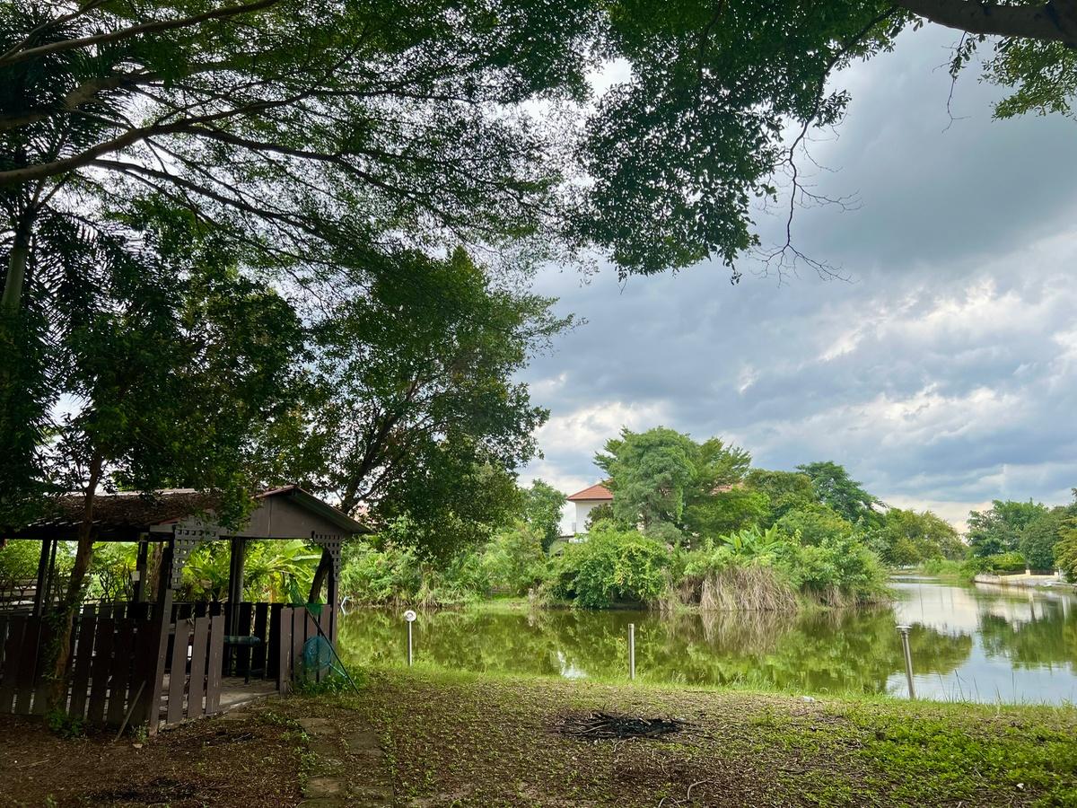 รูป ⭐ ขายด่วน! บ้านเดี่ยว 2 ชั้น Garden Lagoona – บ้านริมน้ำ สไตล์รีสอร์ท บรรยากาศสงบ ร่มรื่น เหมาะกับการพักผ่อนและ Work From Home พื้นที่รอบบ้านเยอะ - รูปที่ 26/29