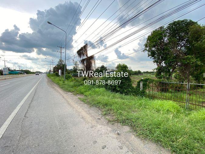 picture Land for sale in Sing Buri, opposite Wat Phra Non, 4-2-16 Rai, price 10.35 million Baht, width 88 meters, drectangular plot, adjacent to Highway 3032. - 13/14