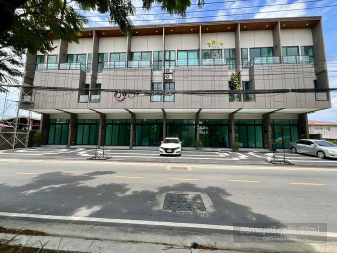รูป ขายโฮมออฟฟิศ 3 ชั้น โครงการใหม่ เทพารักษ์ ใช้วัสดุเกรดพรีเมี่ยม มีเพียง 8 ยูนิต ราคาพิเศษเริ่ม 5.99 ลบ. เปิดธุรกิจ ซื้ออยู่เองหรือลงทุนก็คุ้ม - รูปที่ 1/16