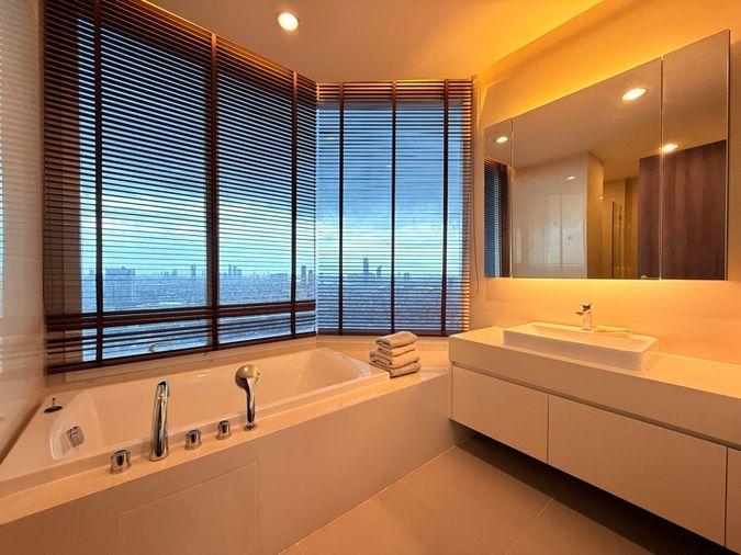 รูป ให้เช่า 3 ห้องนอน Menam Residences ใกล้ นานาชาติโชรส์เบอรี - รูปที่ 11/27