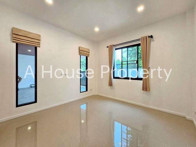รูป ขายบ้านเดี่ยวสร้างใหม่ โซนพัทยา ทำเลดี ใกล้โรงเรียนนานาชาติรีเจ้นท์ - รูปที่ 11/19