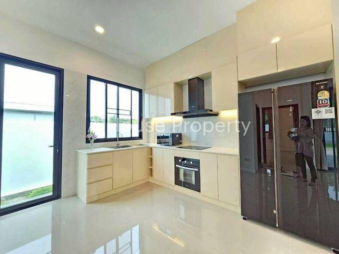 รูป ขายบ้านเดี่ยวสร้างใหม่ โซนพัทยา ทำเลดี ใกล้โรงเรียนนานาชาติรีเจ้นท์ - รูปที่ 9/19