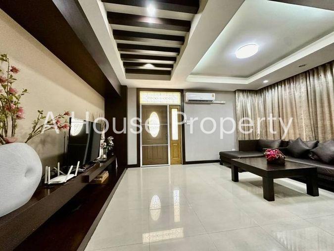 picture Luxury detached house for rent, large house, The Boulevard Village, Sriracha, Chonburi - 2/20