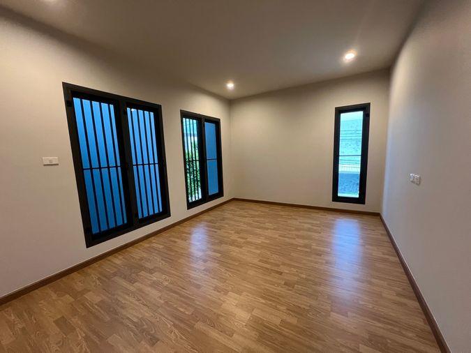 รูป ขายบ้านเดี่ยวสไตล์โมเดิร์น Living Loft ลำลูกกา คลอง 9 | หรูหรา กว้างขวาง วัสดุพรีเมียม พร้อมเข้าอยู่ - รูปที่ 18/25