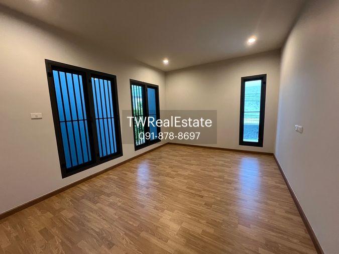 รูป ขายบ้านเดี่ยวสไตล์โมเดิร์น Living Loft ลำลูกกา คลอง 9 | หรูหรา กว้างขวาง วัสดุพรีเมียม พร้อมเข้าอยู่ - รูปที่ 18/25