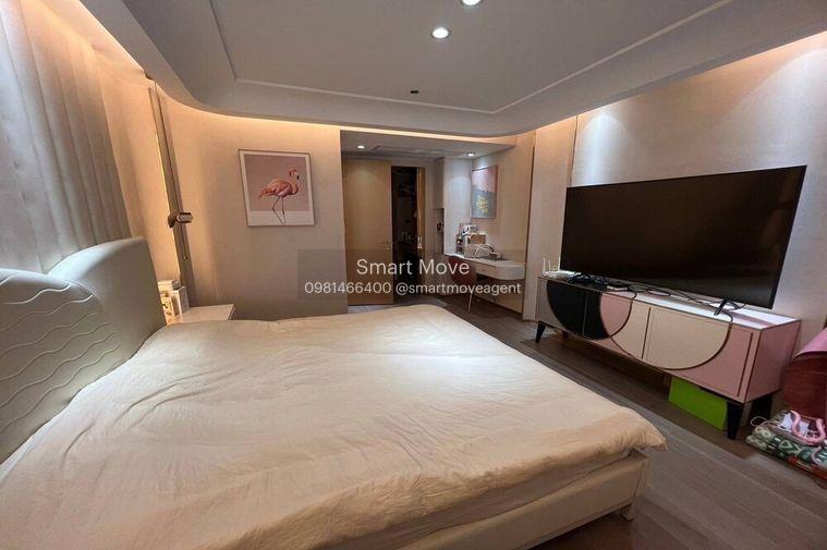 รูป สำหรับขาย !! ชั้นสูง 20++, มีสระว่ายน้ำส่วนตัว!!🔥 Code C20250800091....Le Raffine Sukhumvit 24, 3 ห้องนอน Duplex, 5 ห้องน้ำ, แต่งครบ, ราคาพิเศษ!!📣📣 - รูปที่ 12/17