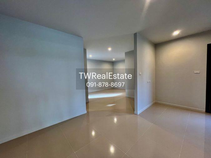 รูป ขายบ้านเดี่ยวสไตล์โมเดิร์น Living Loft ลำลูกกา คลอง 9 | หรูหรา กว้างขวาง วัสดุพรีเมียม พร้อมเข้าอยู่ - รูปที่ 11/25