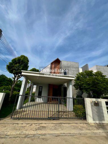 รูป ขายบ้านเดี่ยวสไตล์โมเดิร์น Living Loft ลำลูกกา คลอง 9 | หรูหรา กว้างขวาง วัสดุพรีเมียม พร้อมเข้าอยู่ - รูปที่ 3/25