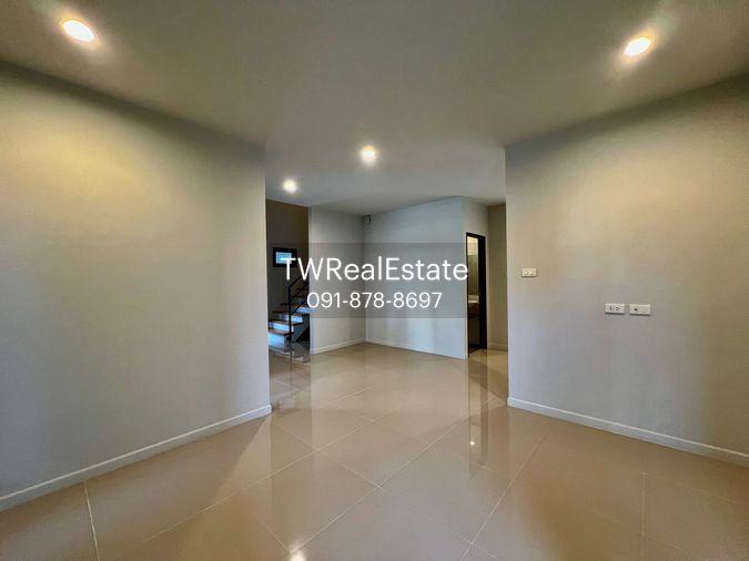 รูป ขายบ้านเดี่ยวสไตล์โมเดิร์น Living Loft ลำลูกกา คลอง 9 | หรูหรา กว้างขวาง วัสดุพรีเมียม พร้อมเข้าอยู่ - รูปที่ 12/25