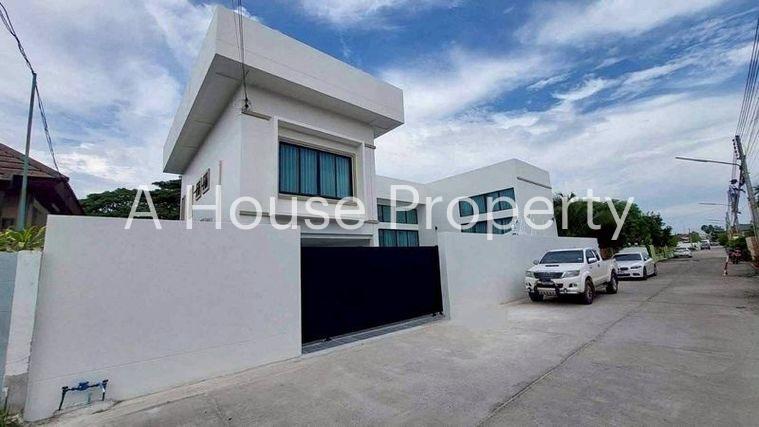 รูป ขายพลูวิลล่าสไตล์ Modern Luxury ทำเลดี ห่างทะเลจอมเทียนเพียง 5 นาที - รูปที่ 1/14