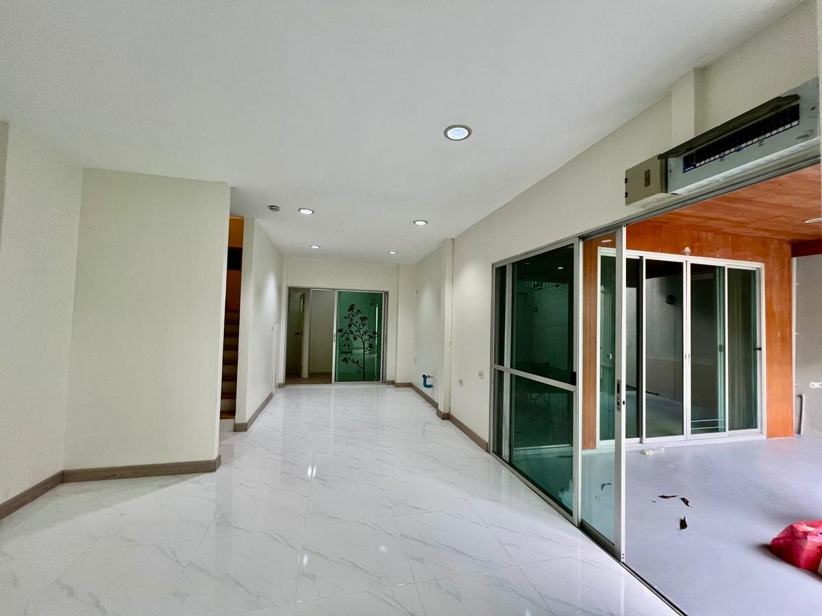 picture For Sale: 3-Storey Corner Townhome with Large Space in Prime Location – Noble Cube Pattanakarn - 28/35