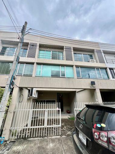 picture For Sale: 3-Story Townhome, Prime Location on Main Road – Noble Cube Pattanakarn - 2/26