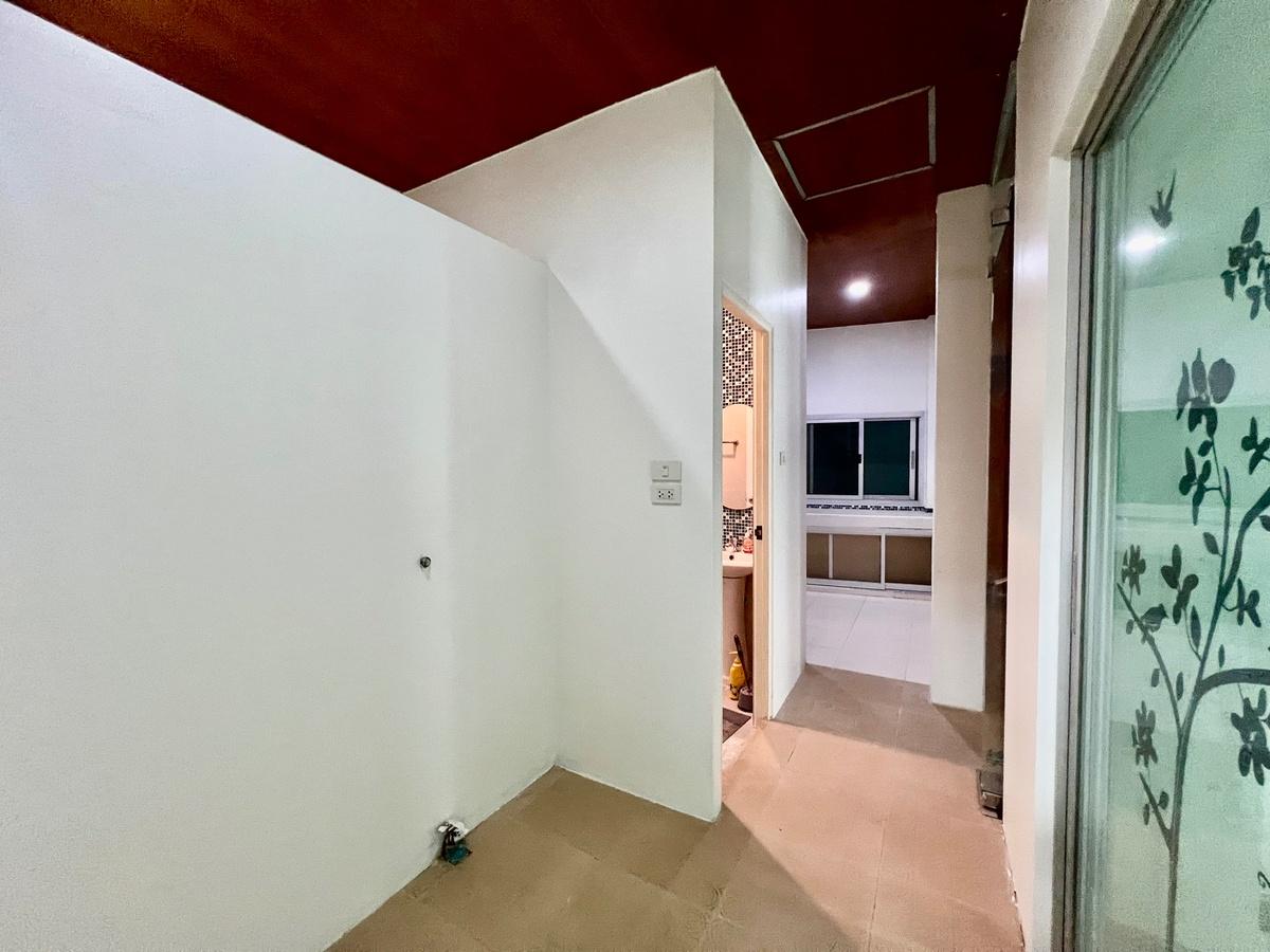 picture For Sale: 3-Storey Corner Townhome with Large Space in Prime Location – Noble Cube Pattanakarn - 6/35