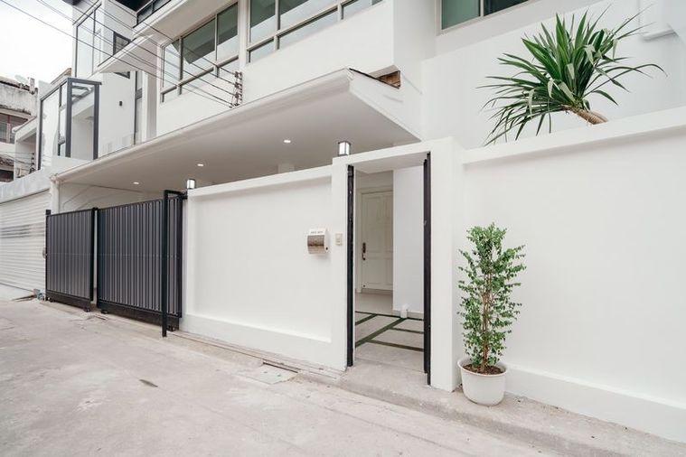 รูป 🔥🔥Best price!! 4b6b 39.9mb - Townhome - Sukhumvit 15 📞Call 090 919 9898 - รูปที่ 1/18